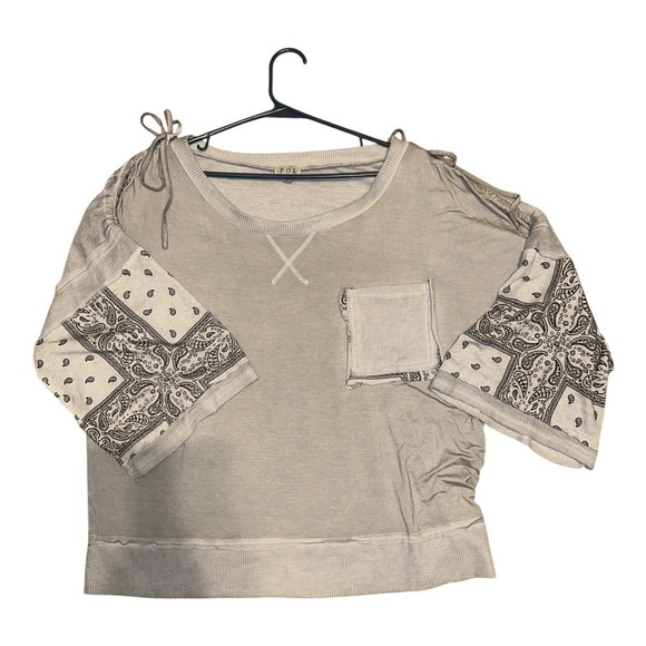POL Tops - POL Gray Oversized Bandana Print Top, Large